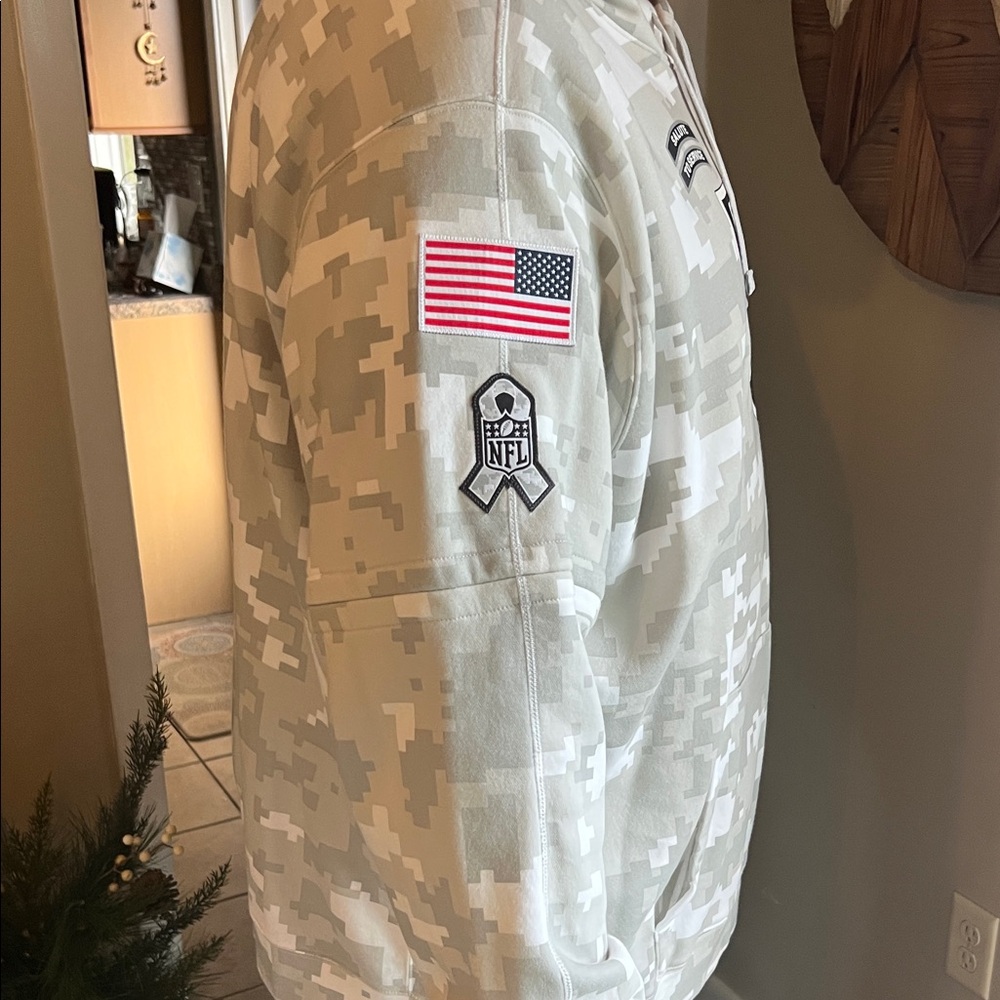 Salute to Service 24 Raiders Camo Hoodie - Picture 2 of 4